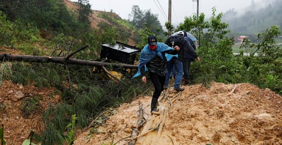 Alud deja al menos 8 muertos en Italia