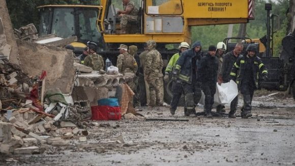 Misiles rusos matan en Polonia a dos personas