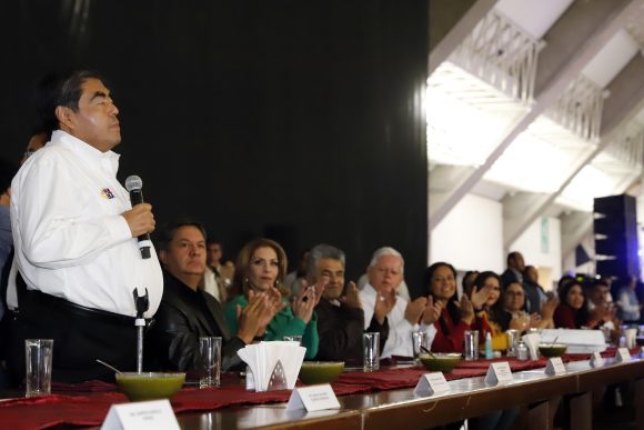 Mantiene Puebla estabilidad política y gobierno trabaja sin distingos partidistas: MBH