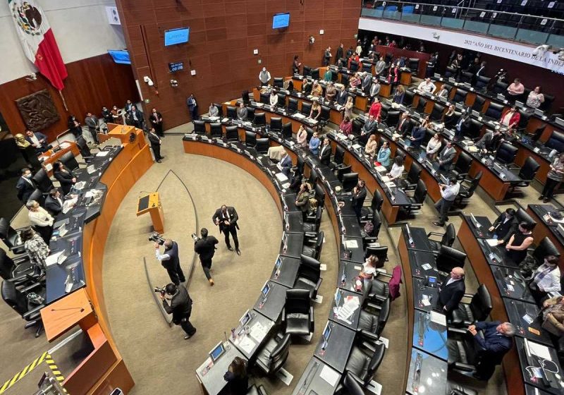 Pleno guardó minuto de silencio por el fallecimiento del gobernador de Puebla, Miguel Barbosa