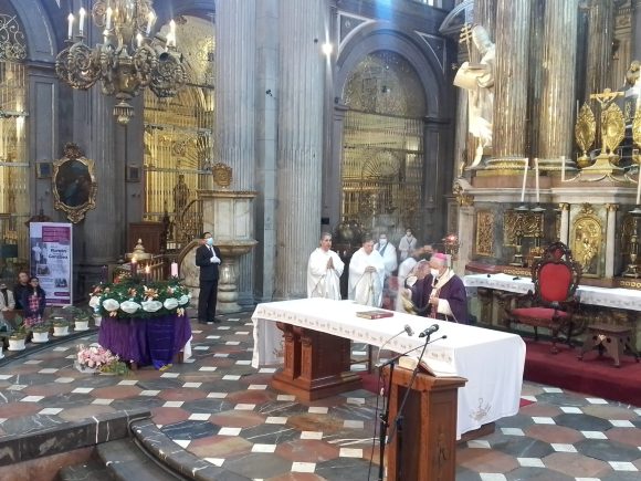 El arzobispo de Puebla llamó a la población a fortalecer el tejido social