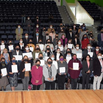 Reconoce BUAP labor docente con la entrega de 300 promociones académicas