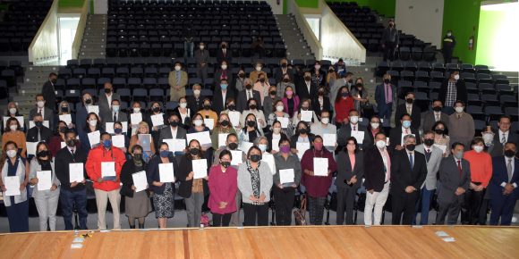 Reconoce BUAP labor docente con la entrega de 300 promociones académicas