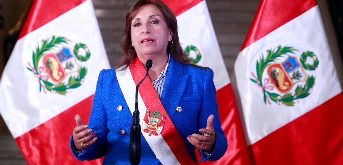 Boluarte descarta renunciar a la presidencia de Perú, exige adelantar elecciones