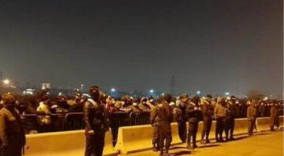 Irán ahorca en público a manifestante