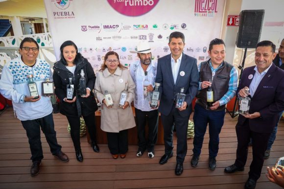 Presentan la Primera Fiesta del Mezcal Poblano 2022; conócela