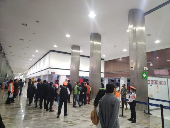 FjANZjYXwAAs6Uf Marina desaloja a huelguistas de Interjet en AICM