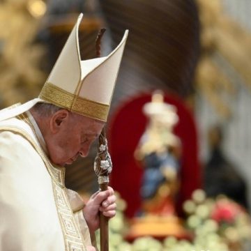 Papa Francisco expresa su gratitud a Benedicto XVI