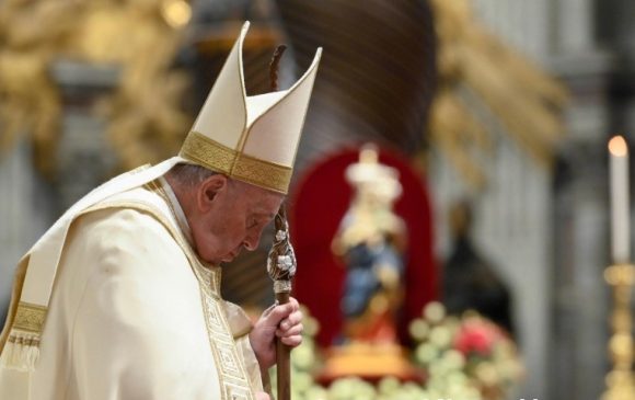 Papa Francisco expresa su gratitud a Benedicto XVI