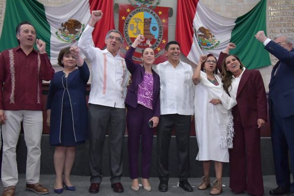 Asiste Sheinbaum a la toma de protesta de Salomón Jara como gobernador de Oaxaca
