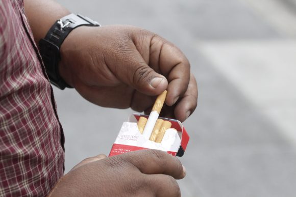 Tabaco -Cigarro - prohíben publicidad Publican decreto que prohíbe exhibir cigarros en puntos de venta