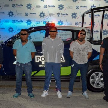 Policía Municipal de Puebla detiene a 5 sujetos por robo a AT&T