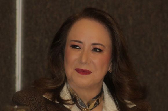 Yasmín Esquivel Mossa Pospone resolución de presunto plagio de Yasmín Esquivel