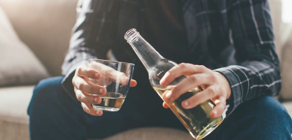 El consumo de bebidas alcohólicas genera más de 200 problemas de salud