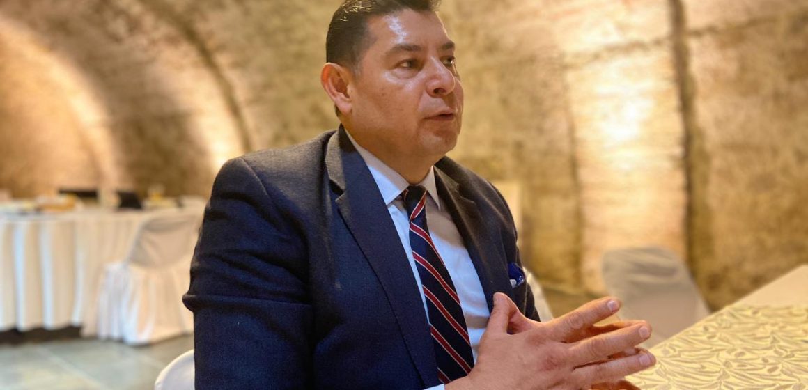 No permitiré que sean “cuchareadas” las encuestas en la elección de Puebla: Alejandro Armenta