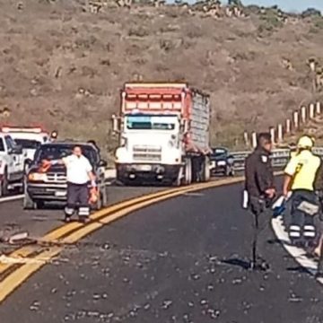 Tres fallecidos y 5 lesionados deja brutal accidente sobre la Cuacnopalan-Oaxaca