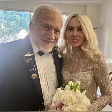 Astronauta Buzz Aldrin se casó a los 93 años de edad