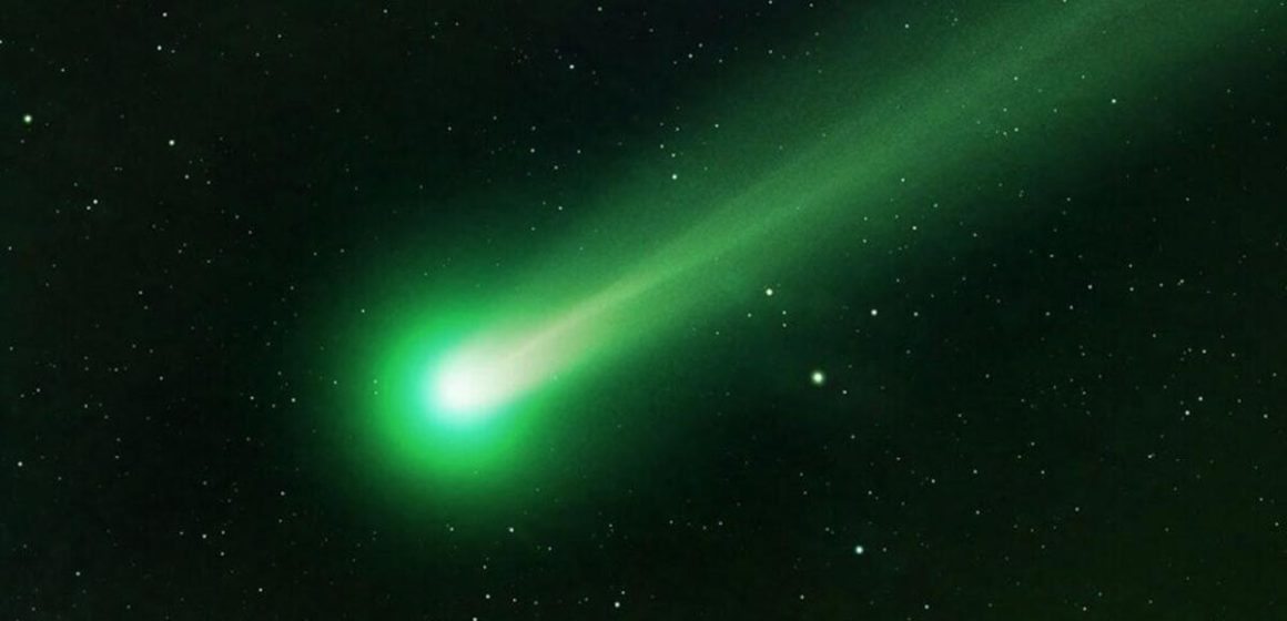 Un extraño cometa verde estará visible por primera vez en 50 mil años