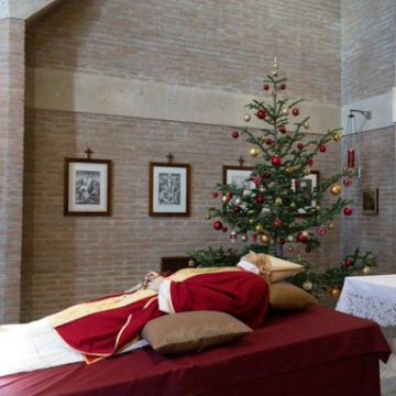 Cuerpo de Benedicto XVI descansa en el monasterio de Mater Ecclesiae