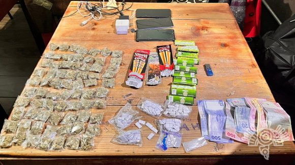 Aseguran droga y artículos prohibidos en centros penitenciarios de Puebla