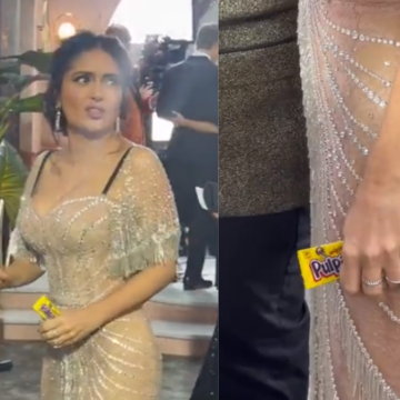 Salma Hayek llama la atención en los Globos de Oro por llevar un Pulparindo y mazapanes