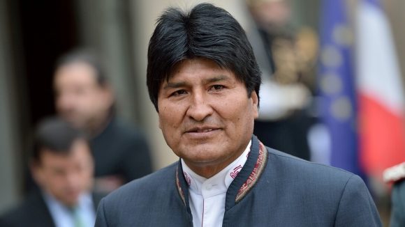 Evo Morales denuncia intento de asesinato; dispararon contra su camioneta