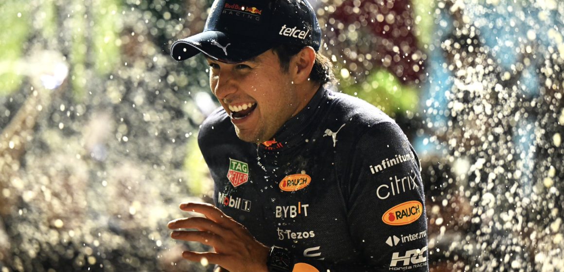 El piloto mexicano Sergio “Checo” Pérez festeja sus 33 años