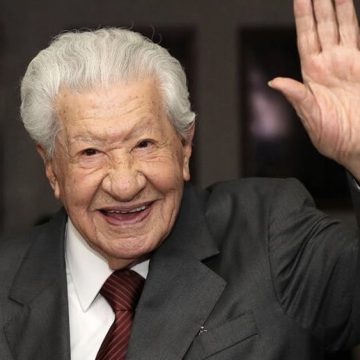 El primer actor Ignacio López Tarso celebra sus 98 años