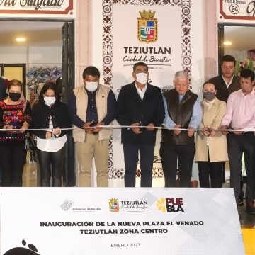 Inaugura gobernador Plaza “El Venado” en Teziutlán