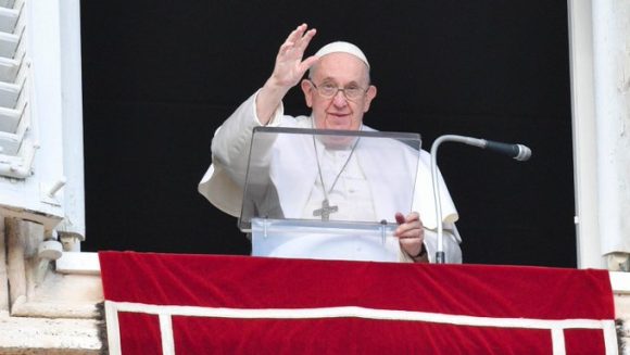 Papa Francisco pidió por el cese a la violencia en Perú
