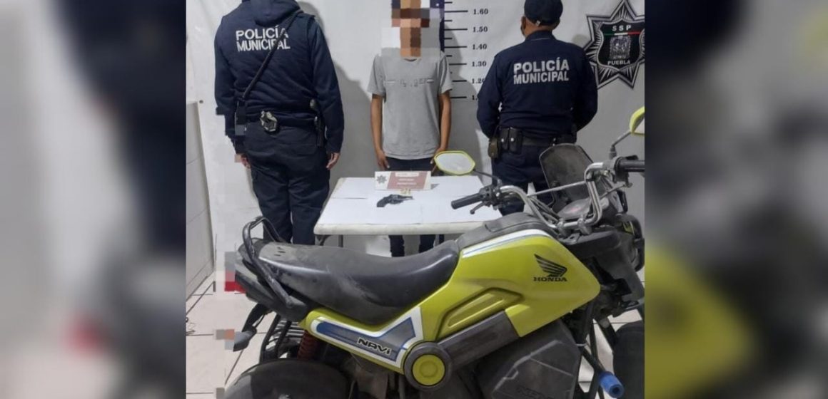 Detienen a hombre por robo de motocicleta en Texmelucan