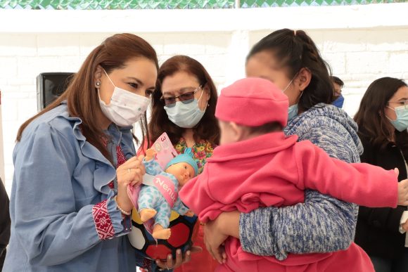 Lleva SEDIF alegría del “Día de Reyes” a Casa de la Niñez en Tehuacán