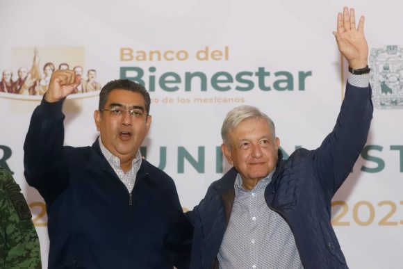 Sergio Céspedes - AMLO AMLO y Céspedes se reúnen con personal de la Secretaría del Bienestar