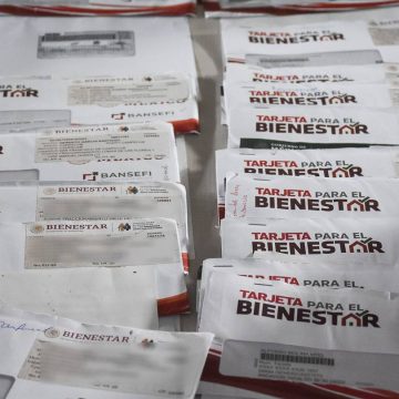 Avanza la entrega de Tarjetas de Bienestar para derechohabientes de programas y pensiones