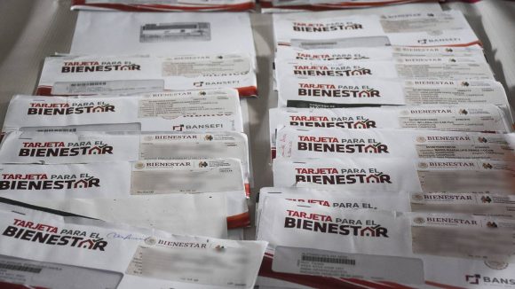 Avanza la entrega de Tarjetas de Bienestar para derechohabientes de programas y pensiones