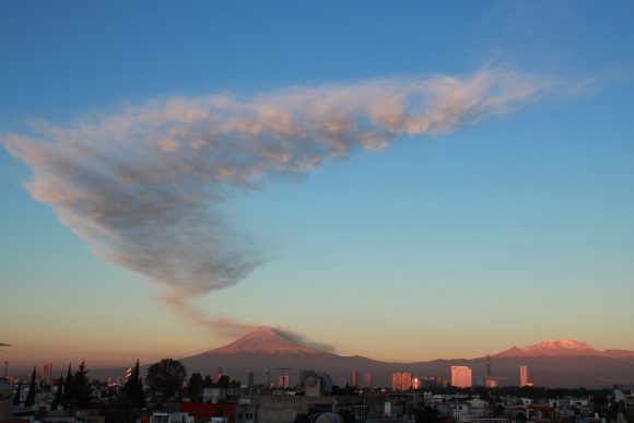 Volcán Popocatépetl registra 214 exhalaciones