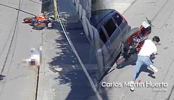 Joven muere tras intentar hacer “caballito” en moto de su amigo