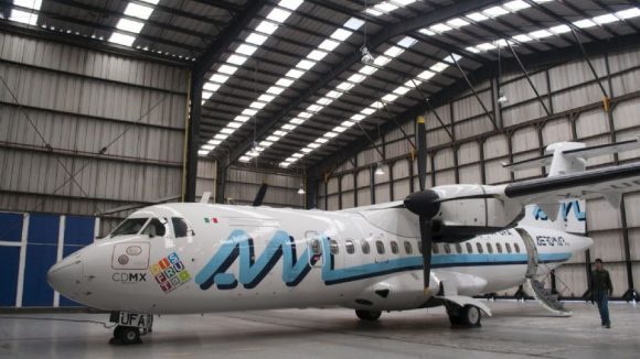 Por adeudo de 500 millones de pesos resguardan hangares de Aeromar