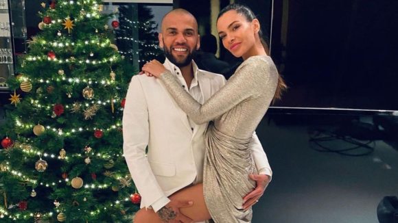 Esposa de Dani Alves borra fotos recientes con su pareja en Instagram