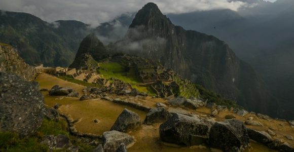 Por protestas contra gobierno de Perú cierran Machu Picchu