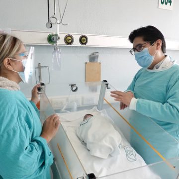 IMSS realiza compleja cirugía de corazón a bebé con 7 días de nacido