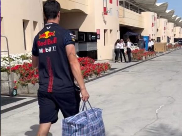 Bolsa de mandado utilizada en México causa sensación en la escudería de “Checo” Pérez