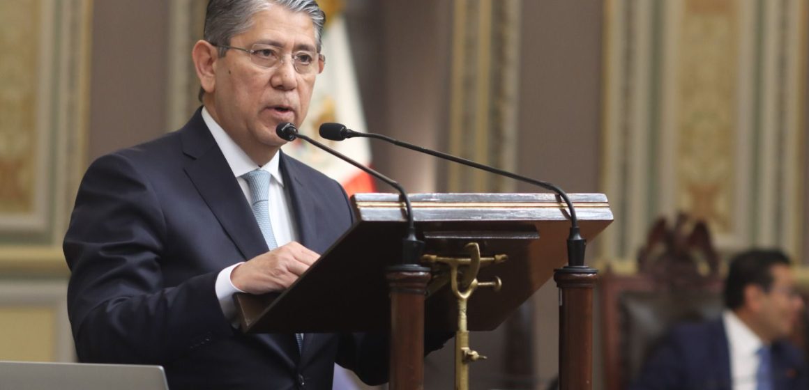 Comparece en el Congreso del Estado el titular de la FGE de Puebla