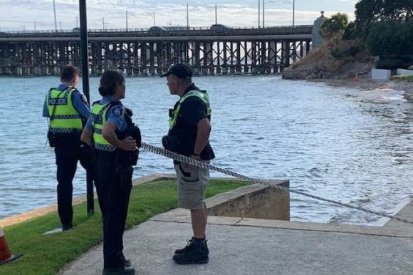 Adolescente muere tras ser atacada por tiburón en Australia
