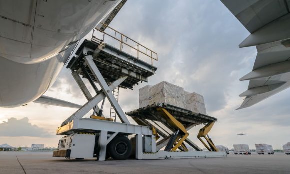 Decreto para sacar la carga aérea del AICM