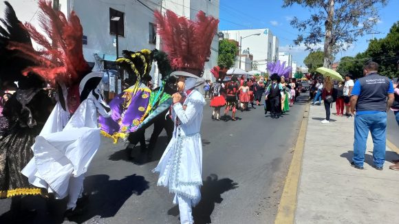 Saldo blanco tras carnavales de huehues en Puebla