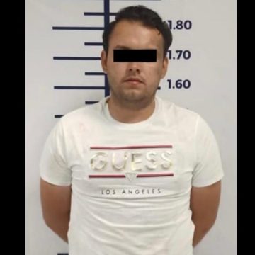 Persecución termina en detención de joven con arma de fuego en la Atlixcáyotl