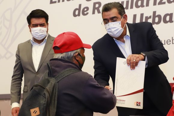 EVENTO_(2)_1 Entrega Céspedes Peregrina 181 títulos de propiedad del Programa de Regularización de Predios