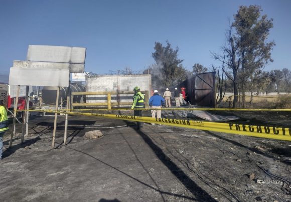 Pipa se incendia en Guanajuato por aparente toma clandestina