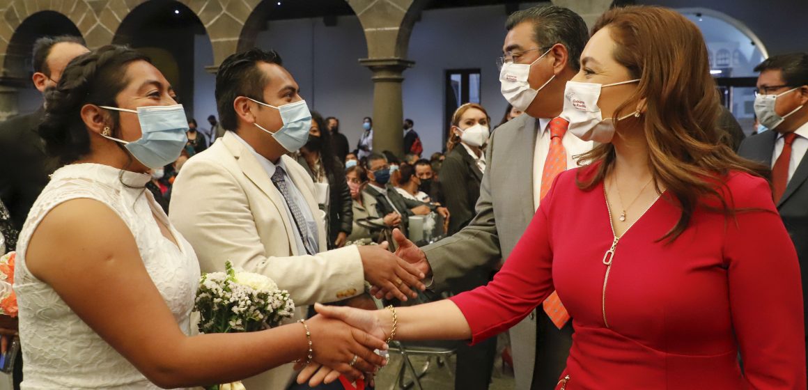 Con celebración de matrimonios gratuitos, Gobierno de Puebla otorga certeza jurídica a parejas